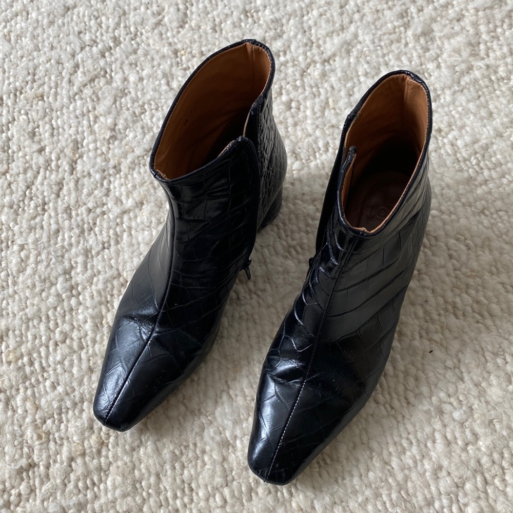 LOQ matea boots in black croc